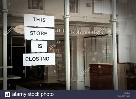 Uk Store Closing Down Hi Res Stock Photography And Images Alamy