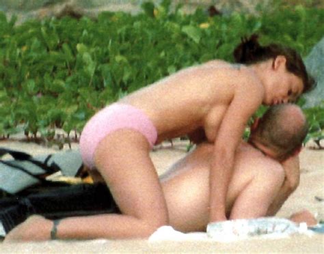 Alyssa Milano Nude Pussy And Tits On The Beach Scandal Planet