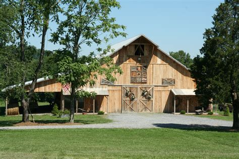 Check out the best wedding barn venues across the south. Country Wedding Is Elegant | I Do Weddings