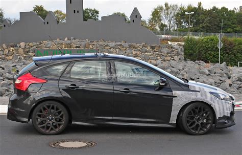 Spyshots 2016 Ford Focus Rs Spied With Production Front Bumper