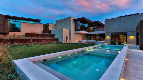 Gorgeous Modern Home With Enviable Indoor Outdoor Living