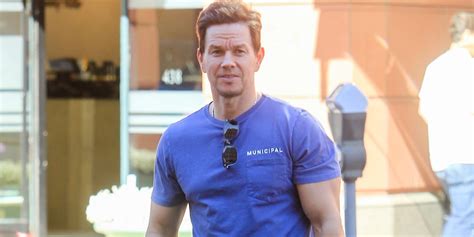 Mark Wahlberg Shows Off His Muscles While Shopping In Beverly Hills Mark Wahlberg Just Jared