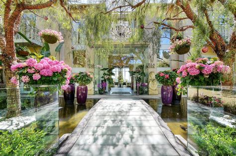 VILLA ROSA A TOUR INSIDE Very Vanderpump Villa Rosa Beverly Hills