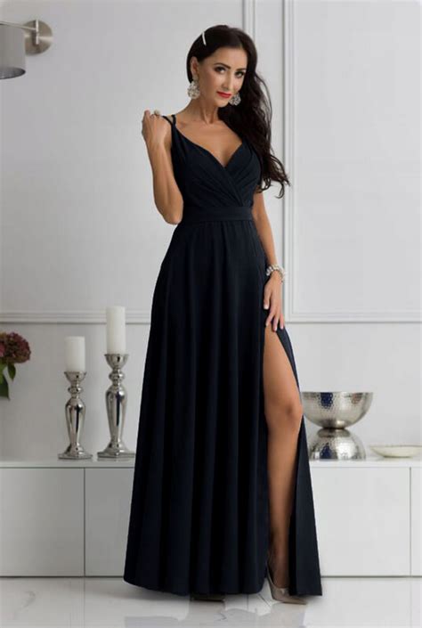 czarna zwiewna sukienka z koła na cienkich ramiączkach na wesele paris sukienki na
