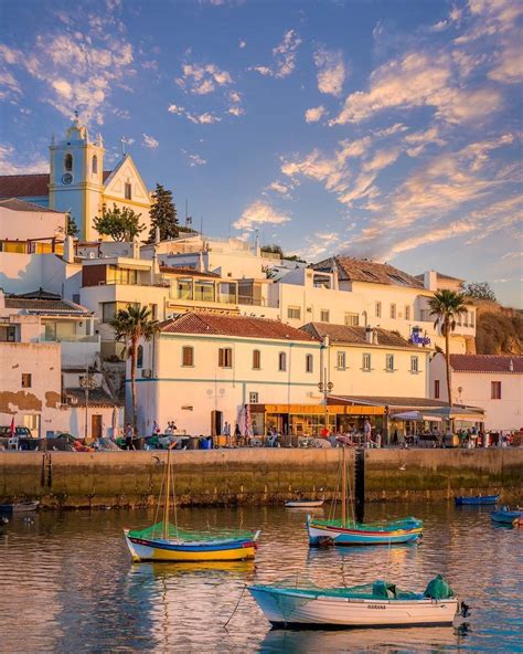 Afonso henriques and his successors began its expansion to the south, reconquering territories and towns under arab rule. Ferragudo, Faro, Portugal | Algarve portugal, Praias ...