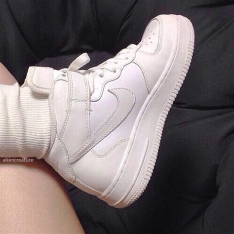 Shoes White Nikes Wheretoget