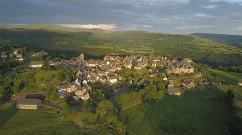 Gites De France à Thiezac Dans Le Cantal En Région Auvergne Tourism
