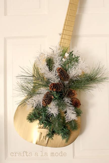 Alibaba.com offers 1,144 guitar christmas products. Golden Guitar Christmas Wreath | Crafts a la mode