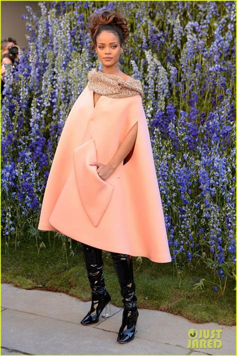 Rihanna Stuns In Over Sized Pink Coat At Dior Pfw Show Photo 3475757