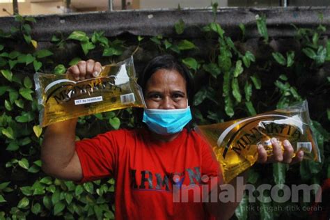 Foto Mendag Zulhas Luncurkan Minyak Goreng Kemasan Rakyat Minyakita