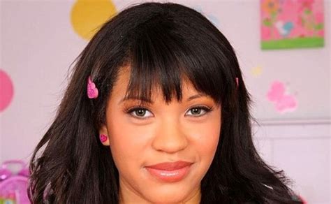 Rhianna Ryan Biography Wiki Age Height Career Photos And More
