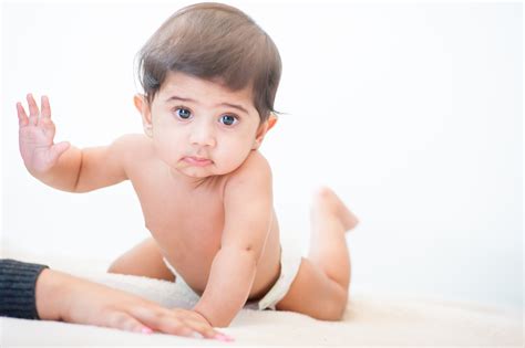 Gambar Tangan Orang Bermain Jari Duduk Anak Bayi Hairstyle