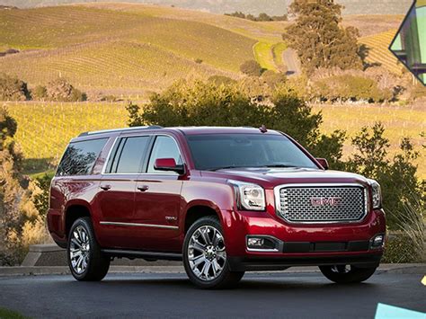 2017 Cadillac Escalade Vs 2017 Gmc Yukon Denali Which Is Best