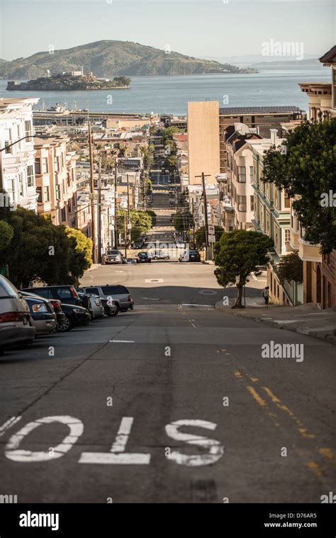 San Francisco California Looking Down The Steep Hill Of Taylor Stock