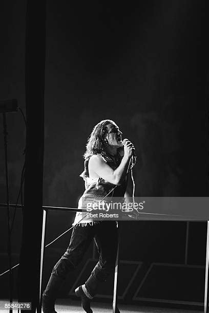 Bono Joshua Tree 1987 Photos And Premium High Res Pictures Getty Images