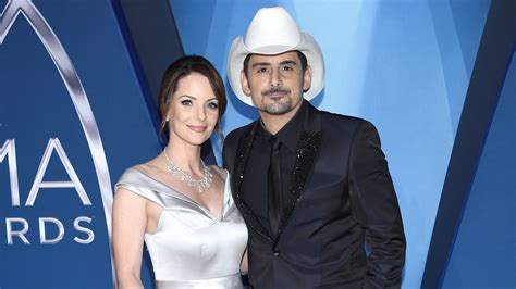 Brad Paisley Wife Fights Hunger With 1 Million Meal Pledge Wfla