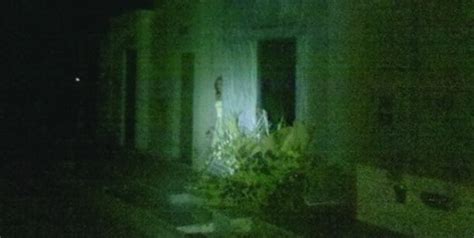 ¡espeluznante fotografiaron a un fantasma en un cementerio de mendoza