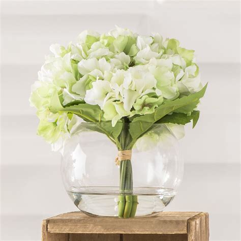 Hydrangea Arrangement In Glass Vase Hortensien Arrangements Hydrangea