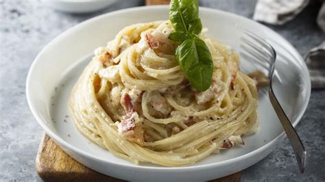 Tahu kan sosis kan banyak dig… Resep Spaghetti Carbonara, Masak Ala Restoran di Rumah