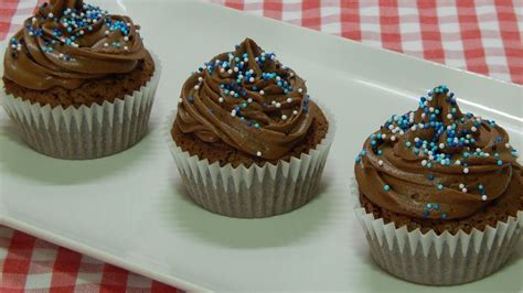 receta fácil de cupcakes de chocolate cupcakes de chocolate cupcakes comidas dulces