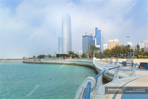 Downtown Abu Dhabi Landmark Tower Baynunah Tower Emiratos Árabes