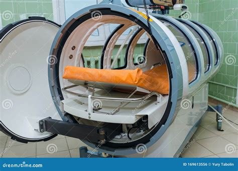 Pressure Chamber The Method Of Treatment Of Hyperbaric Oxygenation