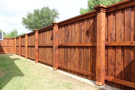 The fence gate described here is sturdy enough for everyday garden use, and can be modified for any size of fence. How to Build a Gate for a Fence and Boxes Around Steel ...
