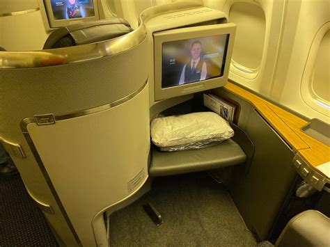 Review American Airlines 777 First Class 2022