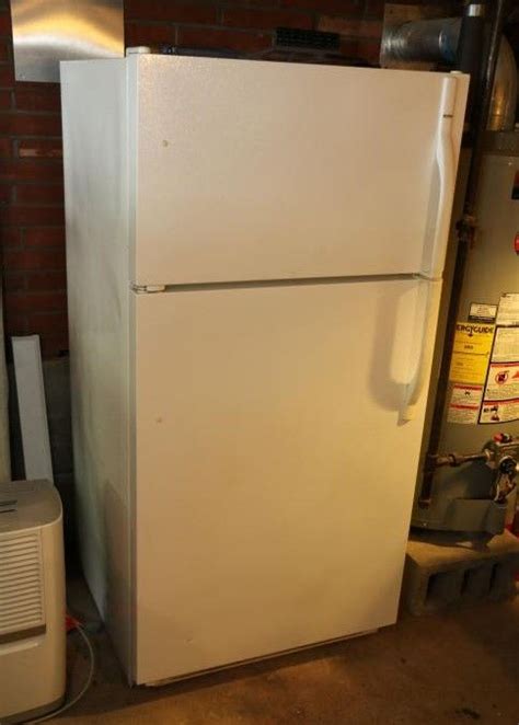 Absolute Auctions And Realty Fridge Freezers Freezer Kitchen Appliances
