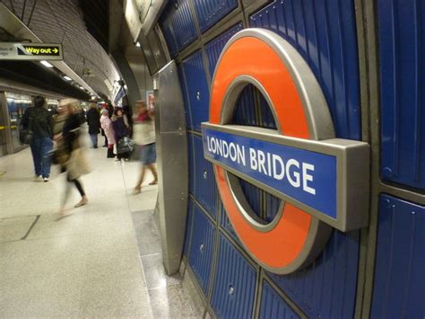 London Jubilee Line Platform At London © Chris Downer Cc By Sa20
