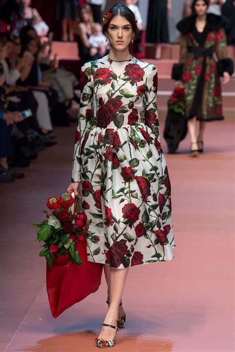 Fashion Inspiration Dolceandgabbana Rose Printed Dress Cool Chic