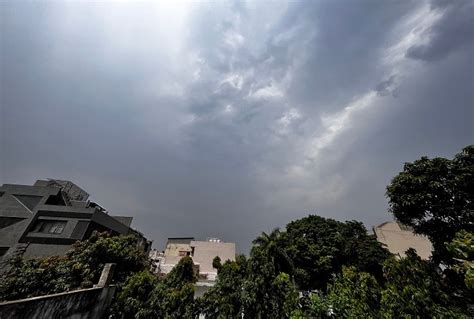 Weather Updates Thick Clouds Envelope Delhi Ncr Parts Of Delhi