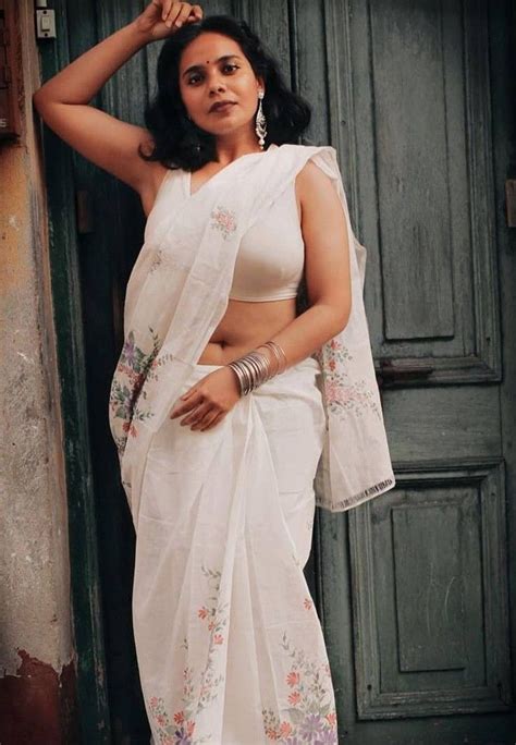 Deep Navel In Saree Saree Below Navel Indian Fashion Saree Beauty