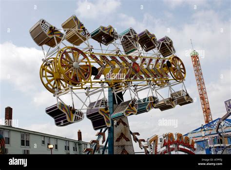 The Zipper Amusement Park Ride Stock Photo 11890541 Alamy