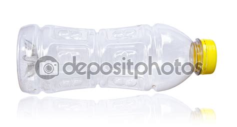 Cerca De Una Botella Vacía De Plástico Usada — Foto De Stock 48075149
