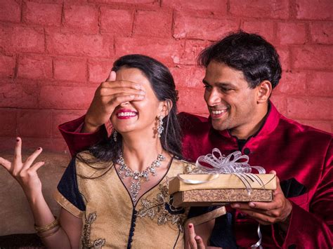 Maybe you would like to learn more about one of these? Gift ideas to surprise her this Karwachauth | Gifts for ...