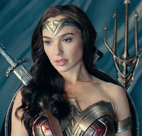 Infinity Studio Wonder Woman Gal Gadot Bust Page Statue Forum