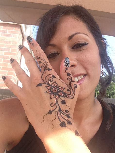 Henna With Glitter Henna Henna Mehndi Hand Henna