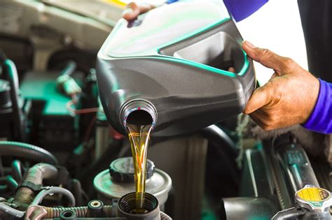 Knowing When To Change Your Cars Oil Ozzis Automotive