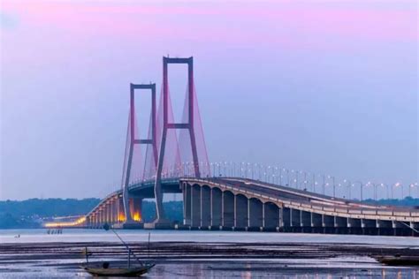 Jembatan Suramadu Simbol Kemajuan Dan Keindahan Di Jawa Timur