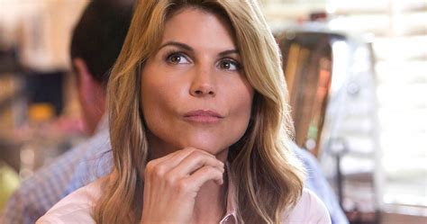Lori Loughlin Surrenders To Police After College Cheating Scandal