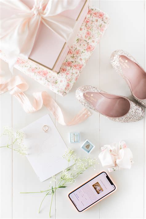 Whether you are a bridesmaid, a best friend, colleague or relative, this is your ultimate list of bridal shower gift ideas. 5 Wedding Gift Ideas for the Couple that has Everything!