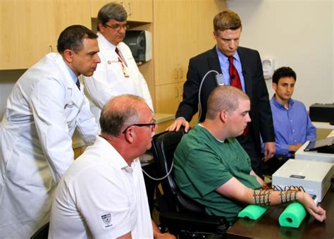 Namun exspresi pada karakter kartunnya lucu dan menggemaskan. Hebat atau Mengerikan? Teknologi Chip Implan Berhasil Buat ...