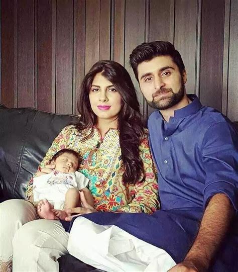 mahnoor baloch latest beautiful pictures with her husband and daughter pakistan live