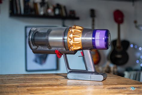 The dyson v11 absolute+ cordless vacuum cleaner comes with two powerful cleaner heads, 5 tools, plus an exclusive v11 dok™ for easy storage. Mobile-review.com Опыт использования Dyson V11 Absolute Pro