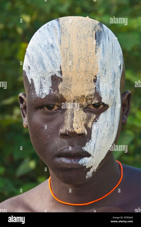 Surma Junge Mit Körper Gemälde Kibish Omo River Valley Äthiopien