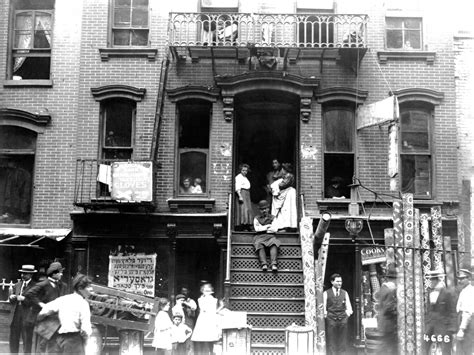 lower east side street scene early 1900s library of congress photo courtesy of lower east