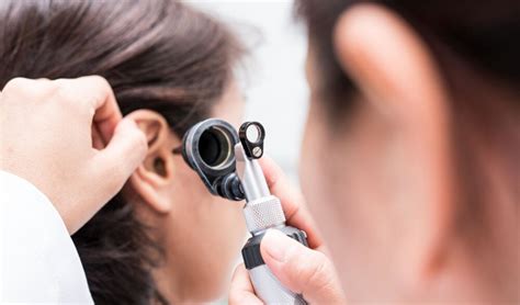 Zapalenie Ucha Przyczyny Rodzaje Zapalenia Ucha Objawy Jak Leczy