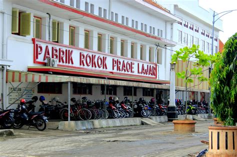 Plumbon adalah sebuah kecamatan di kabupaten cirebon, provinsi jawa barat, indonesia. "Little Netherland" ala Kota Lama Semarang | ARDIYANTA