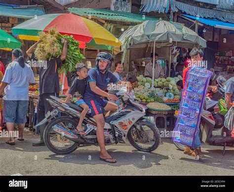 Maluku People Hi Res Stock Photography And Images Alamy
